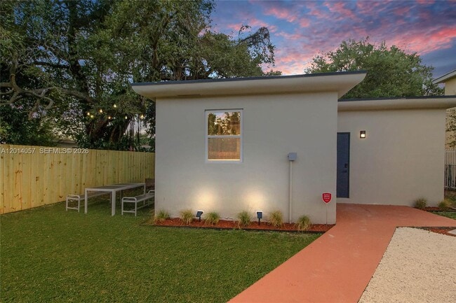 Building Photo - 5530 NW 5th Ave