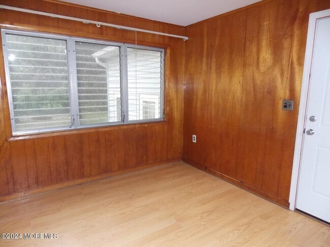 Building Photo - 914 Radnor Ave