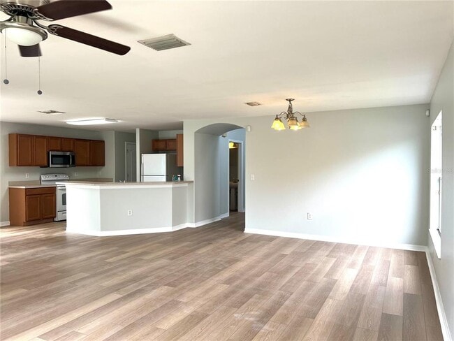 Building Photo - 10631 Shady Preserve Dr