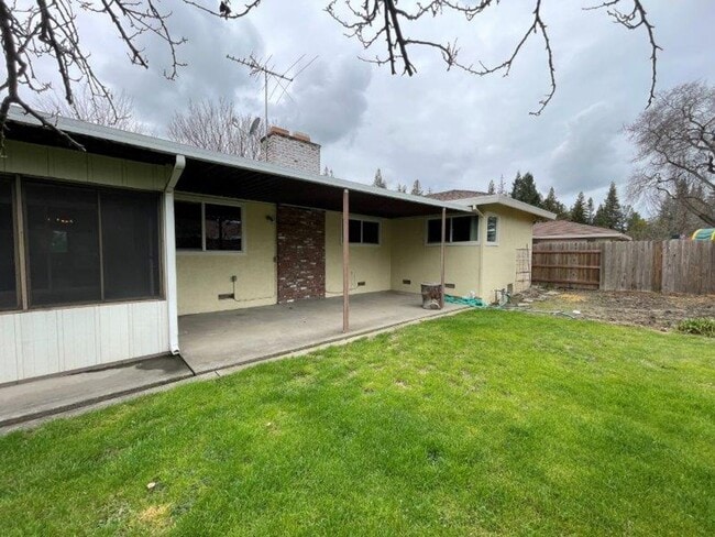 Building Photo - Desired Greenhaven 4 Bedroom