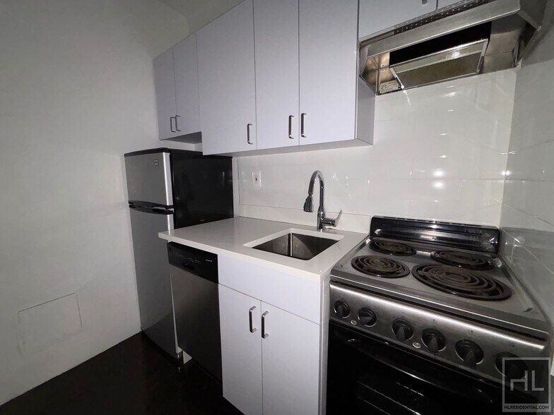 Building Photo - WEST 73 STREET