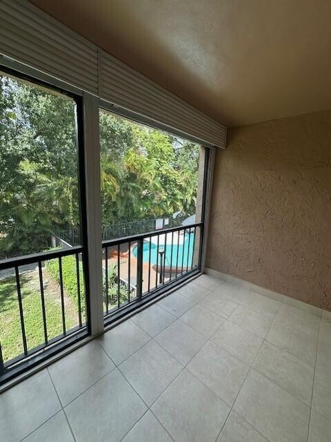 Building Photo - 2700 Coral Springs Dr