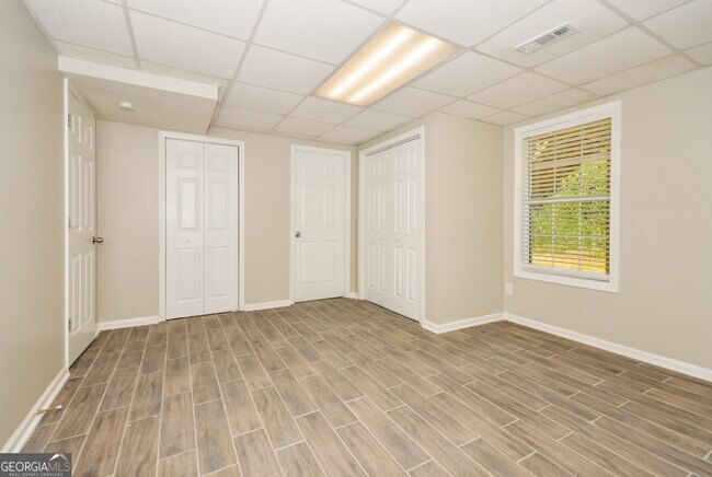Building Photo - 54 Ann Cir