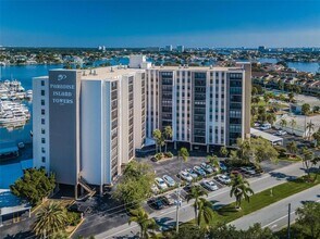 Building Photo - 10355 Paradise Blvd