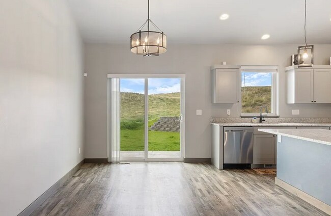 Building Photo - 3 Bedroom 2 Bath in Livingston!