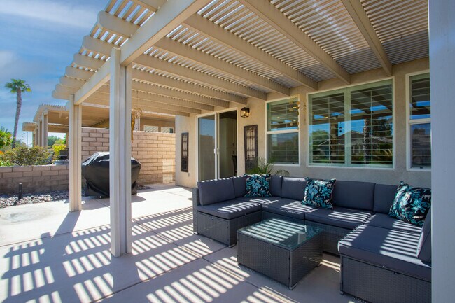 Building Photo - 82664 Heston Dr