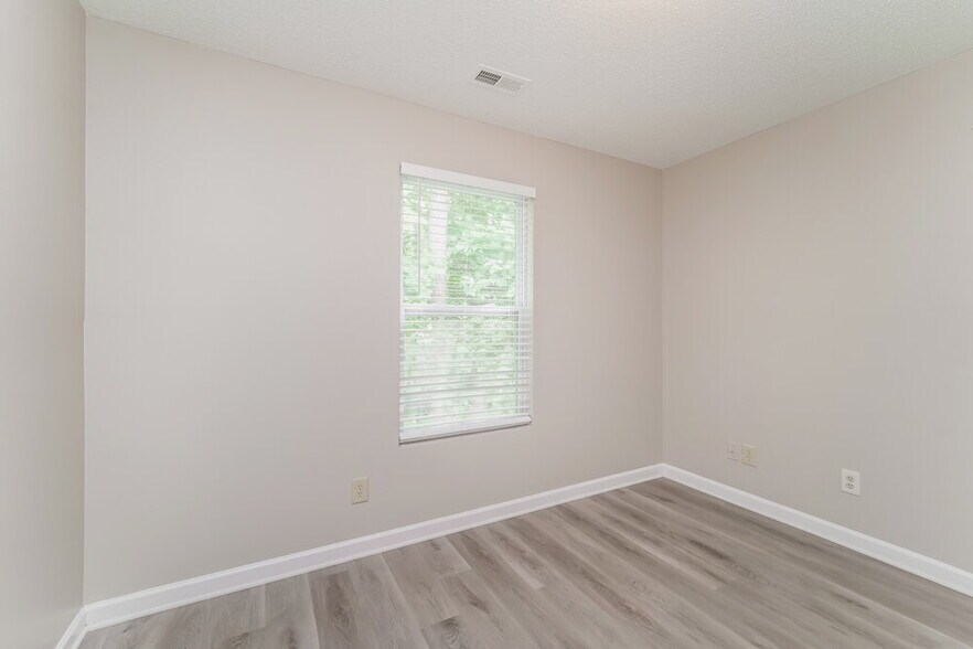 Building Photo - 7054 Sycamore Grove Ct
