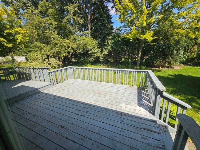 Building Photo - 44180 Richmond Ct