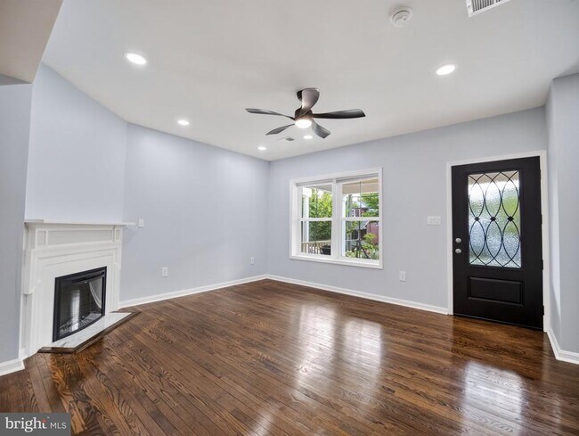 Building Photo - 4107 4th St NW