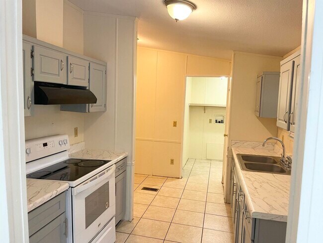 Building Photo - 5445 Fallow Ln