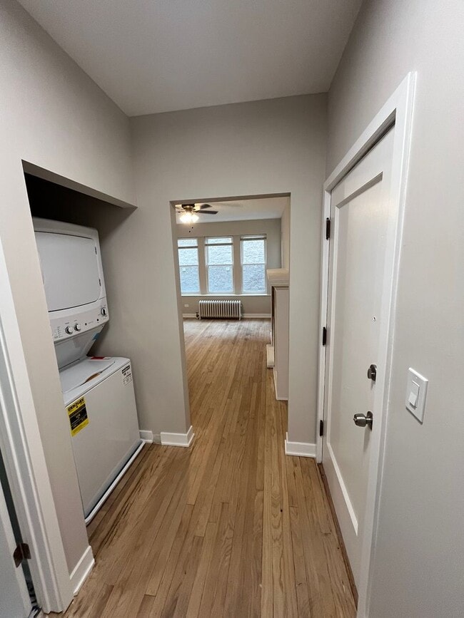 Building Photo - Mozart