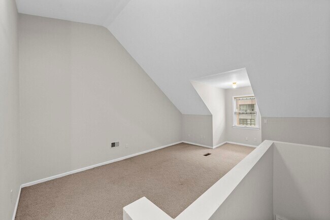 Building Photo - 311 10th St