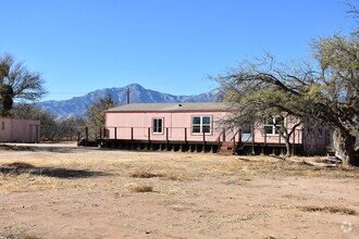 Building Photo - Great views on four acres.