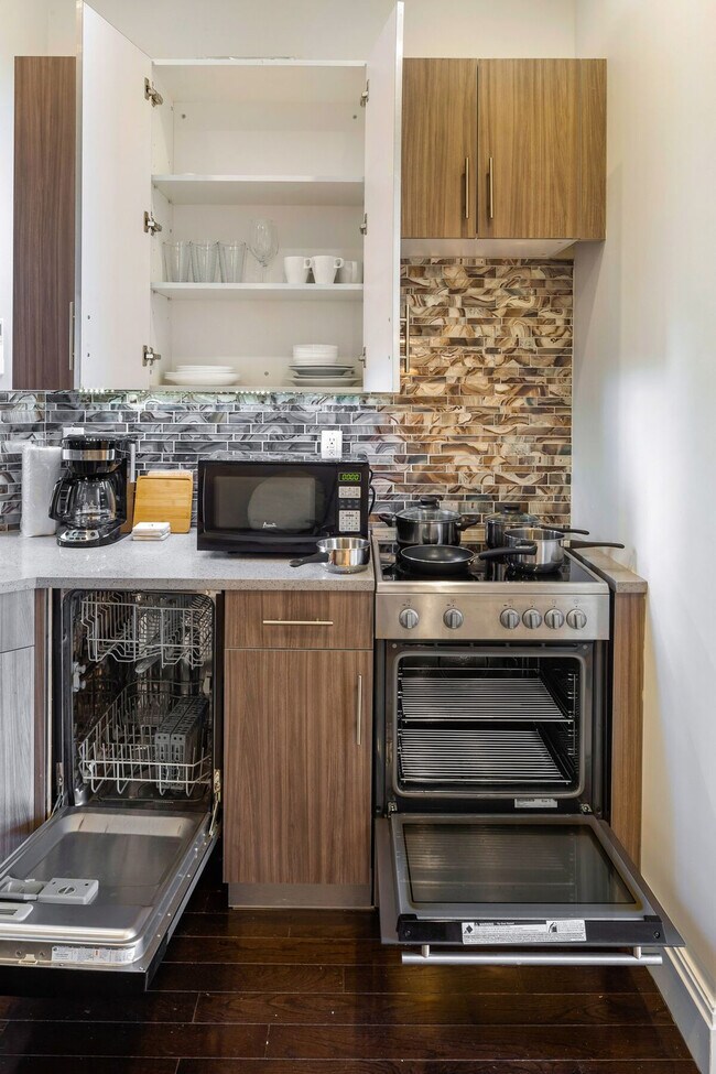 Building Photo - 1113 York Ave