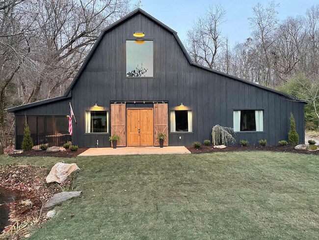 Building Photo - 8442 E McNelly Rd