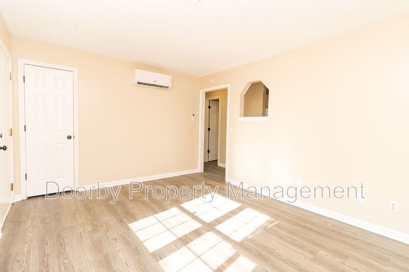 Building Photo - 2425 Ashmore Ave