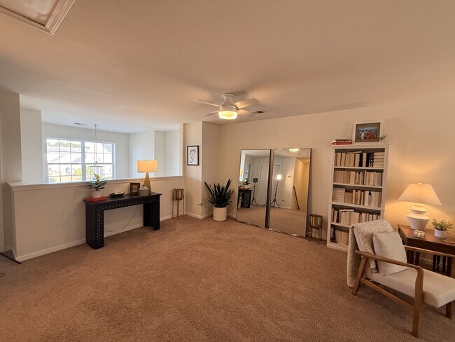 Building Photo - 1104 Harvester Cir