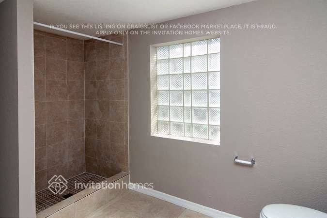 Building Photo - 14720 Mockingbird Ln E