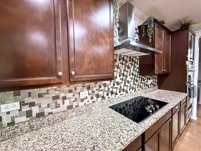 Building Photo - 102 Ann Scott Dr