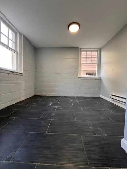 Building Photo - 579 Liberty Ave