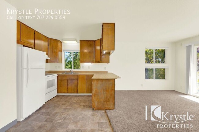 Building Photo - 136 Frisbie St