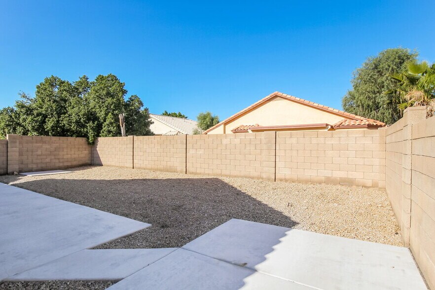 Building Photo - 9830 W Runion Dr