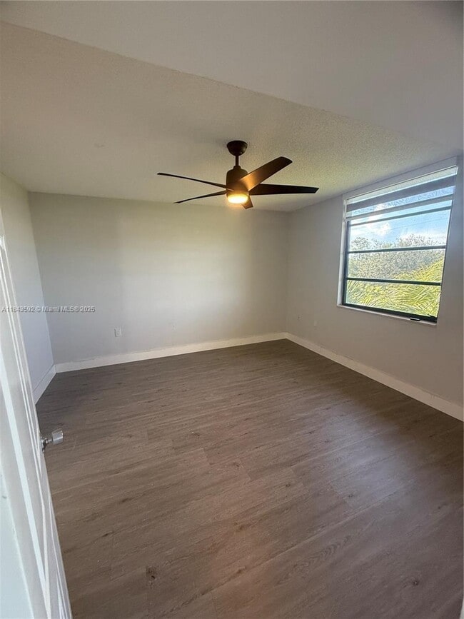 Building Photo - 1508 Whitehall Dr