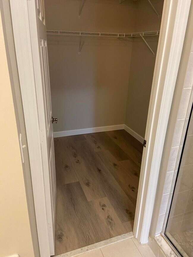 Building Photo - 152 Village Blvd