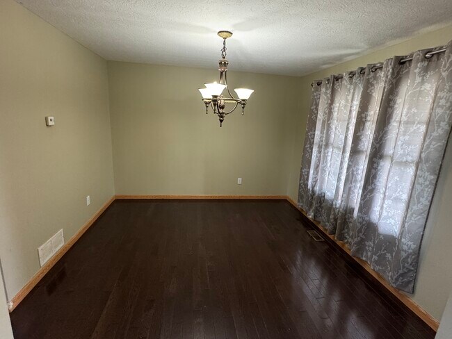 Dining room - 5800 Katara Dr