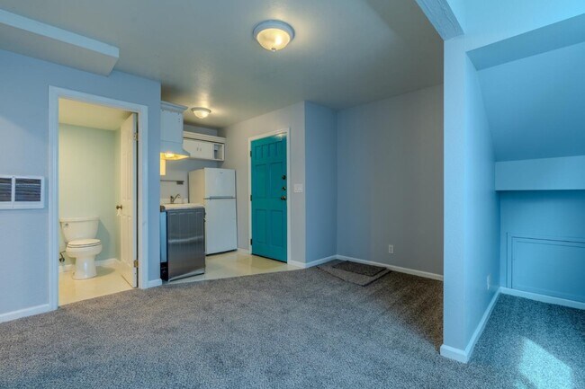 Building Photo - 1279 Alicante Dr