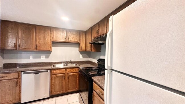 Building Photo - 4205 Benard Ct