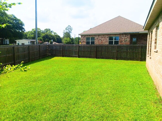 Building Photo - 14137 Waterford Cove