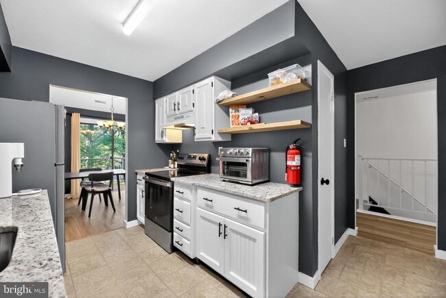 Building Photo - 203 CYPRESS Cir