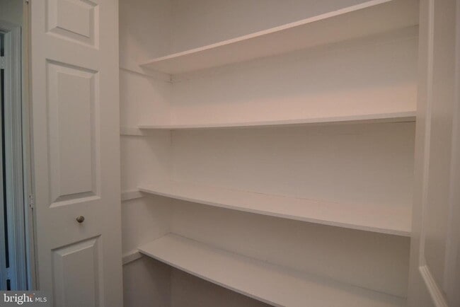 Building Photo - 4004 Adelaide Dr