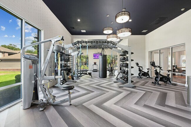 Building Photo - Your Dream Apartment Just Got $750 More Af...