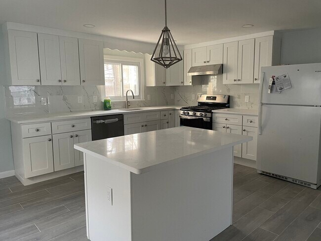 Building Photo - 36 Dartmouth St