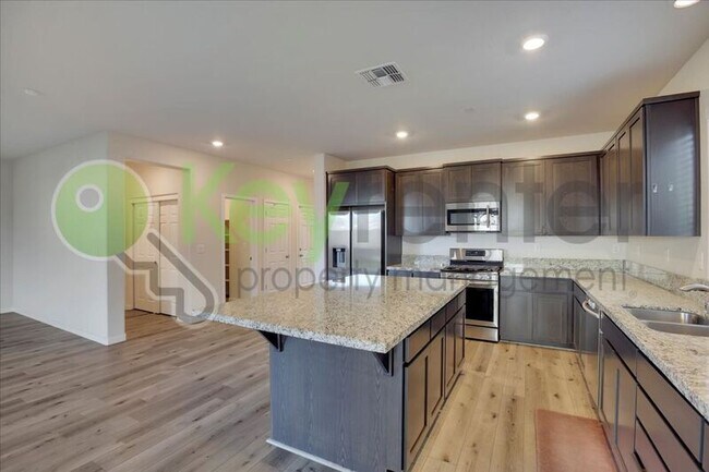 Building Photo - 5584 Harcrest Dr