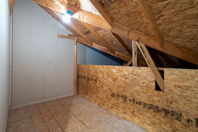 Building Photo - 701-703 Glenstone Dr.