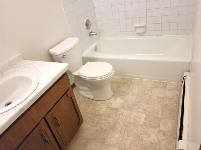 Building Photo - 218 N Jefferson St