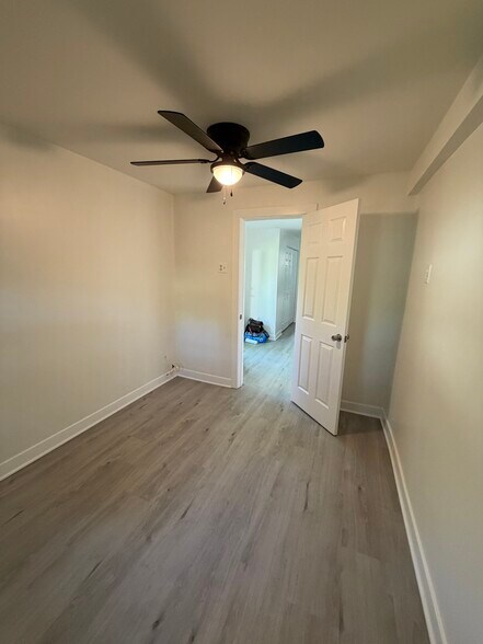 3rd Bedroom /Back - 3206 S Waterview Ave