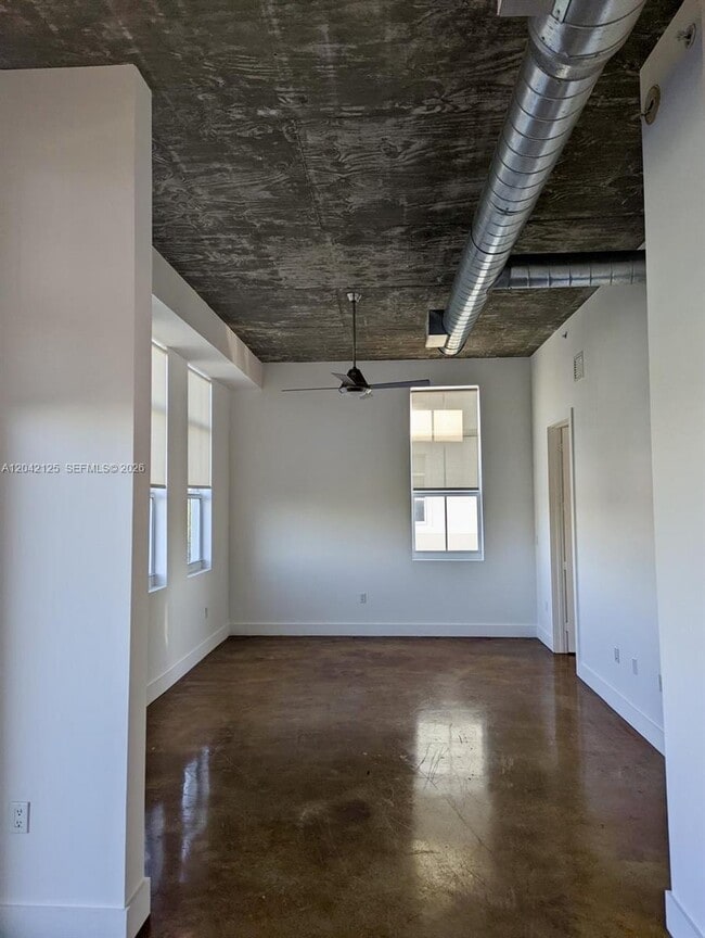 Building Photo - 1789 NE Miami Gardens Dr