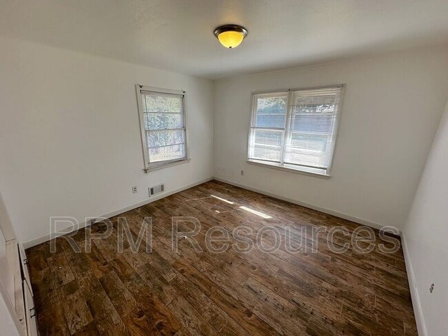 Building Photo - 2136 Carlton Way