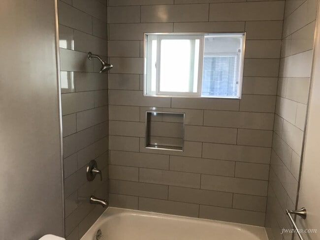 Building Photo - 89 Roosevelt Way