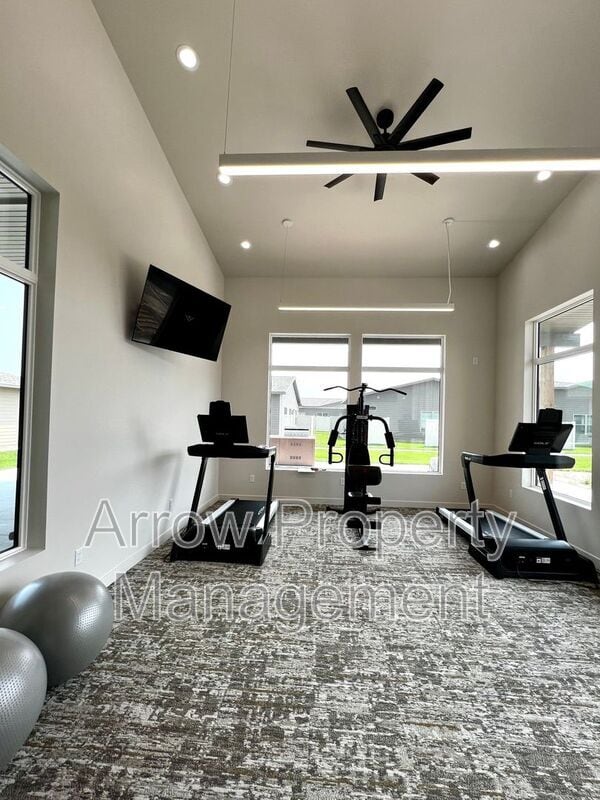 Building Photo - 1215 Claude Rd