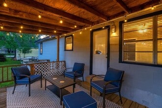 Building Photo - 503 Carrell St