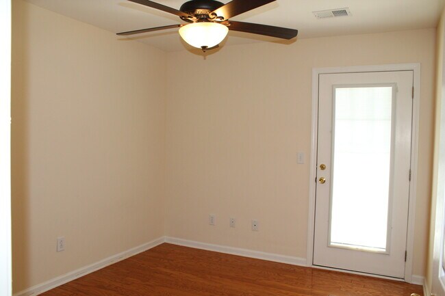 Building Photo - 4648 Fringetree Dr