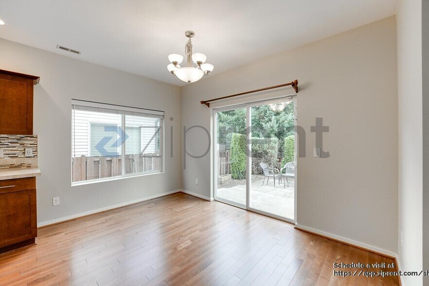 Building Photo - 1715 43rd St NE