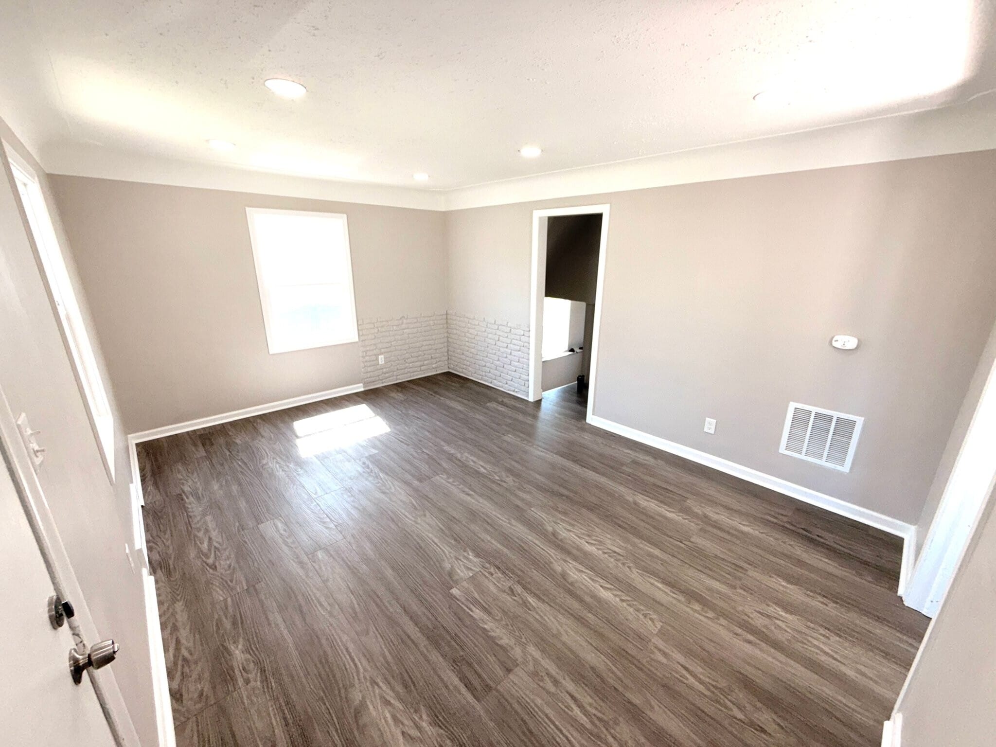 Building Photo - 22079 Rausch Ave