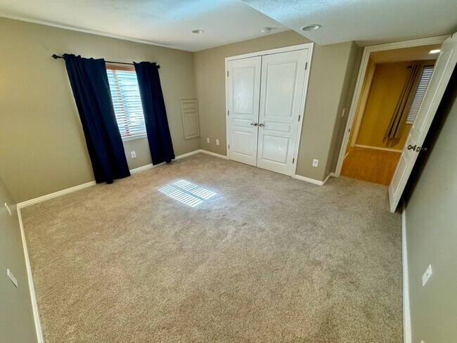 Building Photo - 8291 Water Oak Dr
