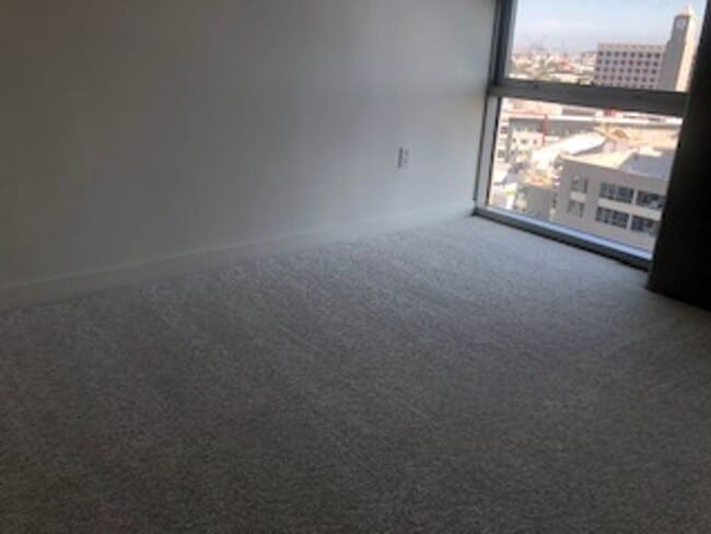 Building Photo - East Village 13th floor condo with panoramic views